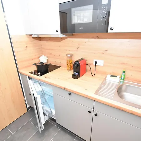 Boardinghouse Henschelstrasse Apart Otel