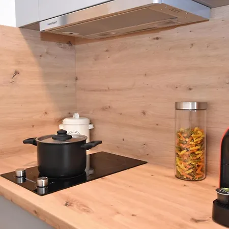 Boardinghouse Henschelstrasse Apart Otel