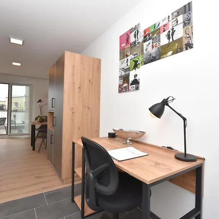 Boardinghouse Henschelstrasse Apart Otel