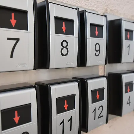 Apart Otel Boardinghouse Henschelstrasse 3*