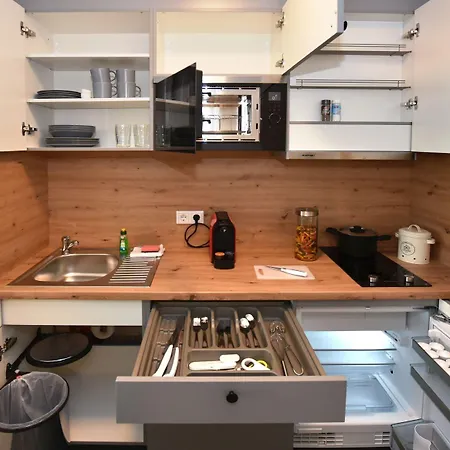 Boardinghouse Henschelstrasse Münih