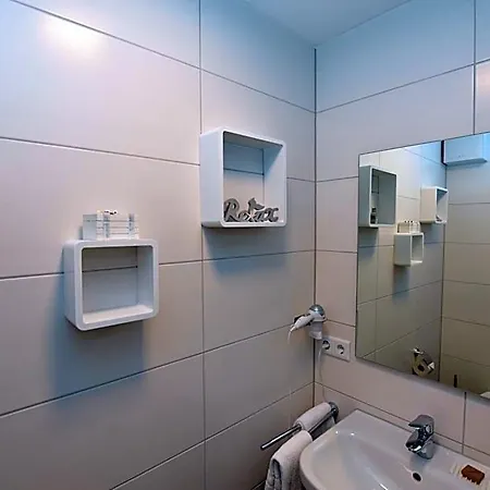 Boardinghouse Henschelstrasse 3*