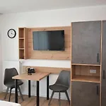 Boardinghouse Henschelstrasse Apart Otel